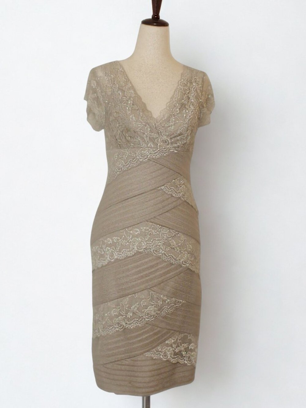 Marina Champagne Lace Sequin Tiered Cocktail Dress Size 4